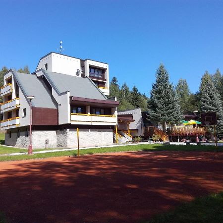 Hotel Ceska Farma Dolni Dvur Bagian luar foto