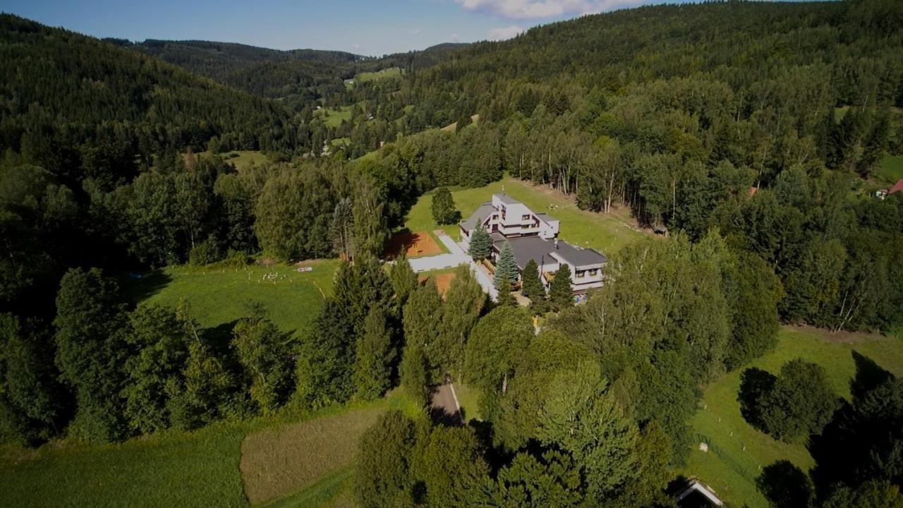 Hotel Ceska Farma Dolni Dvur Bagian luar foto