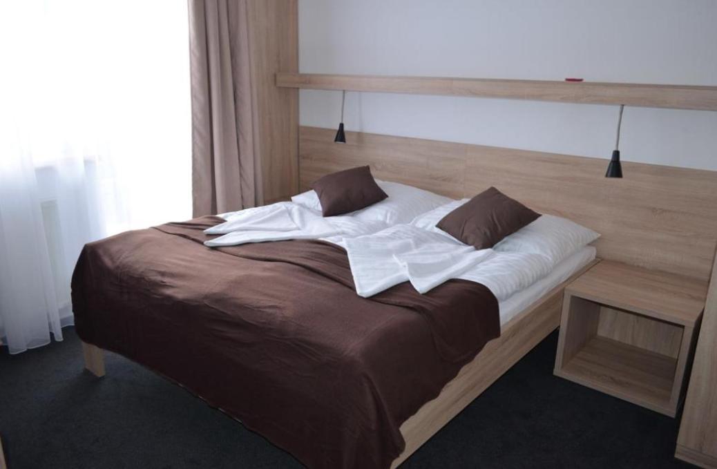 Hotel Ceska Farma Dolni Dvur Bagian luar foto